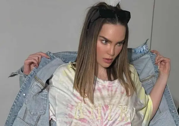 Enciende Belinda las redes sociales con foto en traje de baño desde Italia