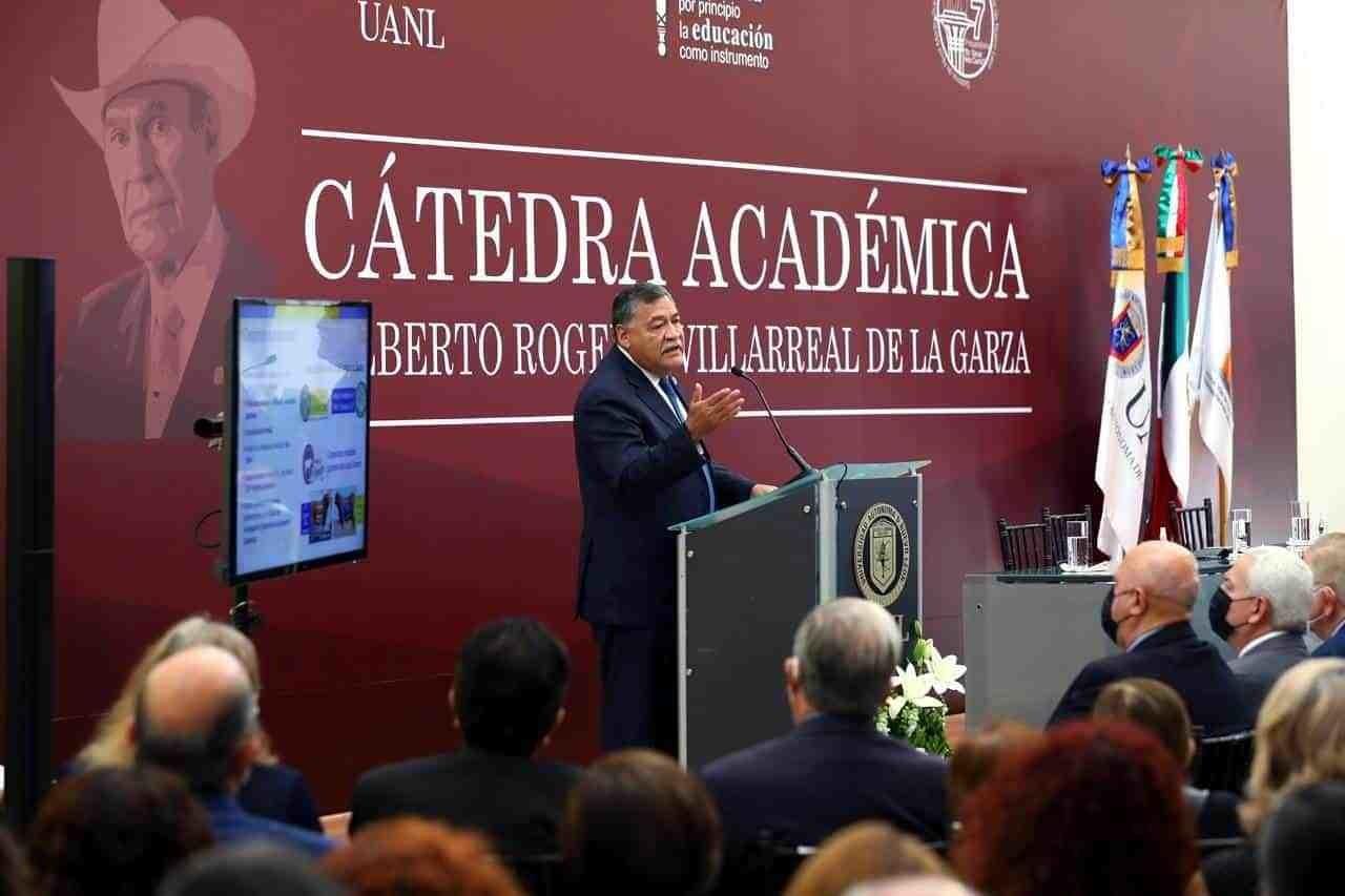 Instaura UANL cátedra Gilberto Villarreal de la Garza en Preparatoria 7