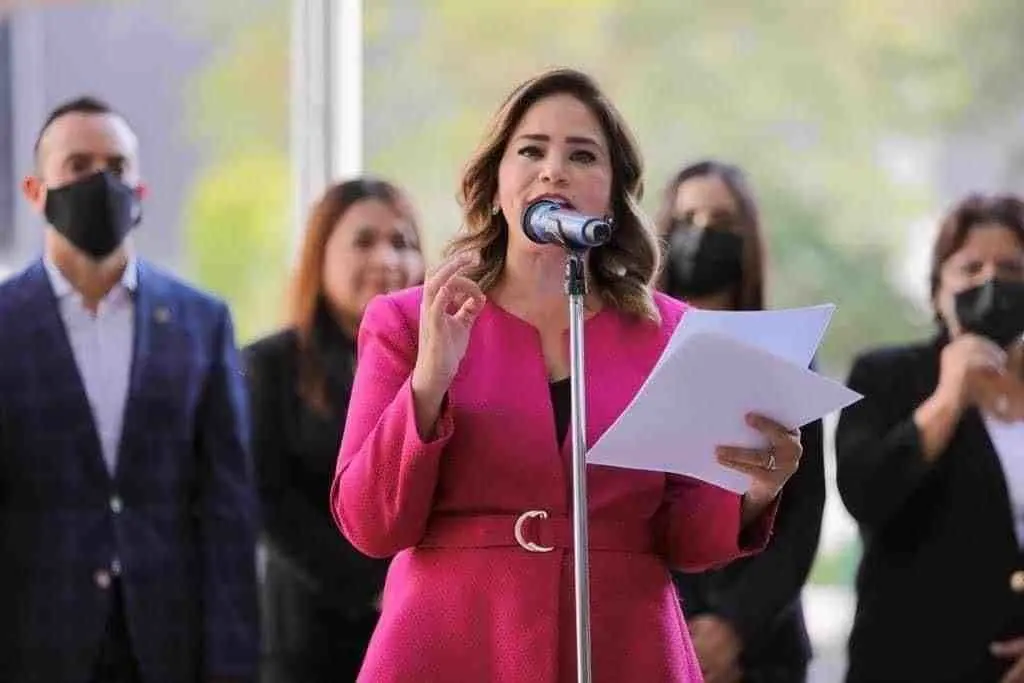 Pide Ivonne Álvarez a PROFECO vigilar precios de útiles escolares