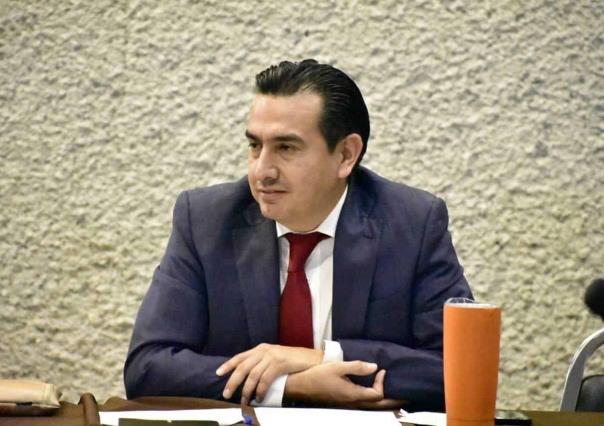 Eduardo Gaona busca evitar cuotas escolares en Nuevo León