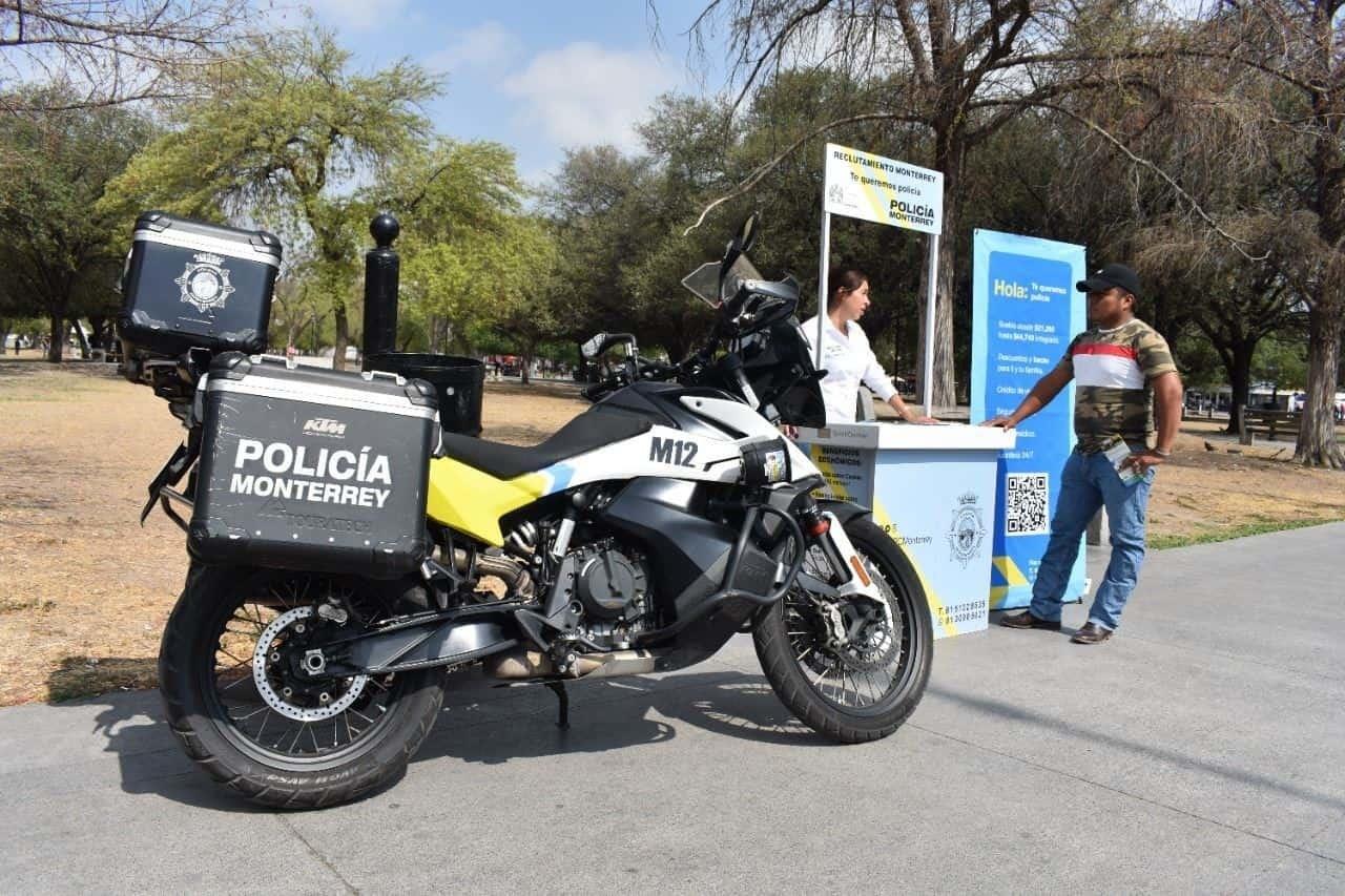 Continúa Policía de Monterrey reclutamiento, ahora desde la Alameda