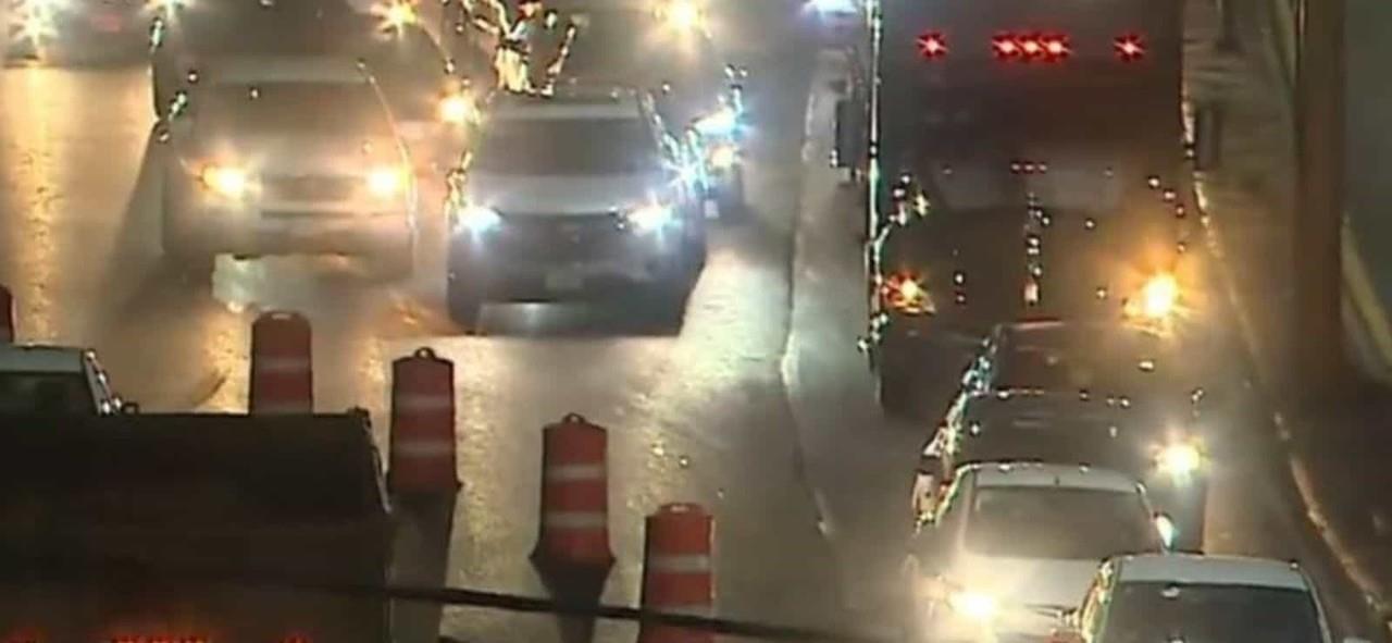 Obras de recarpeteo provocan caos vehicular en Av Garza Sada Sur