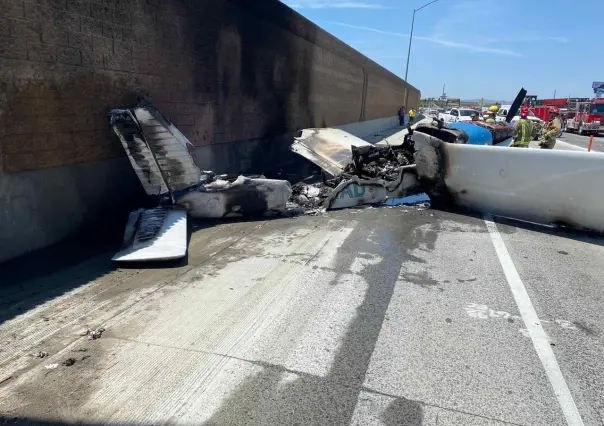 ¡De película! Avioneta se estrella en autopista de California