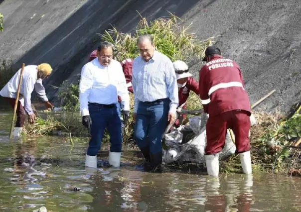 Realizan limpieza de alcantarillas y pluviales en Escobedo