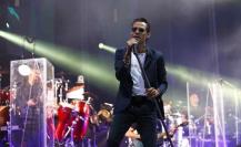 VIDEO: Dan botellazo a Marc Anthony en pleno concierto