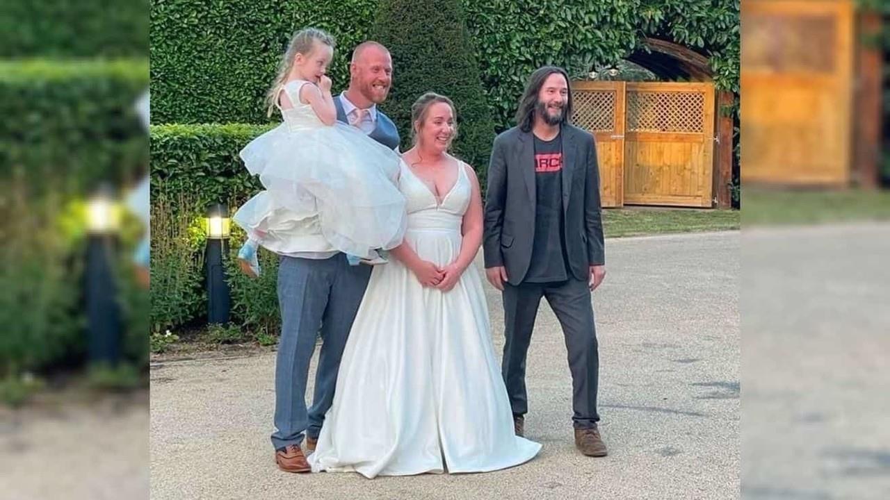 ¡Otra de Keanu! Hombre lo invita a su boda y el actor llega de sorpresa