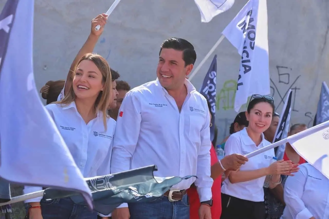 Raúl Cantú da banderazo a pavimentación en Las Huertas de Salinas Victoria