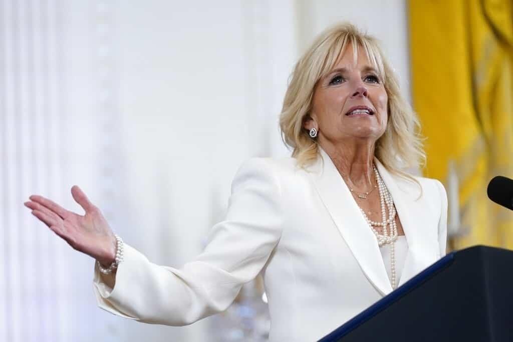 Jill Biden da negativo a COVID-19 tras rebrote
