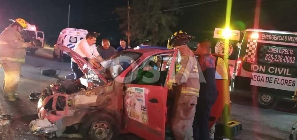 Familia resulta herida en choque frontal en Ciénega de Flores