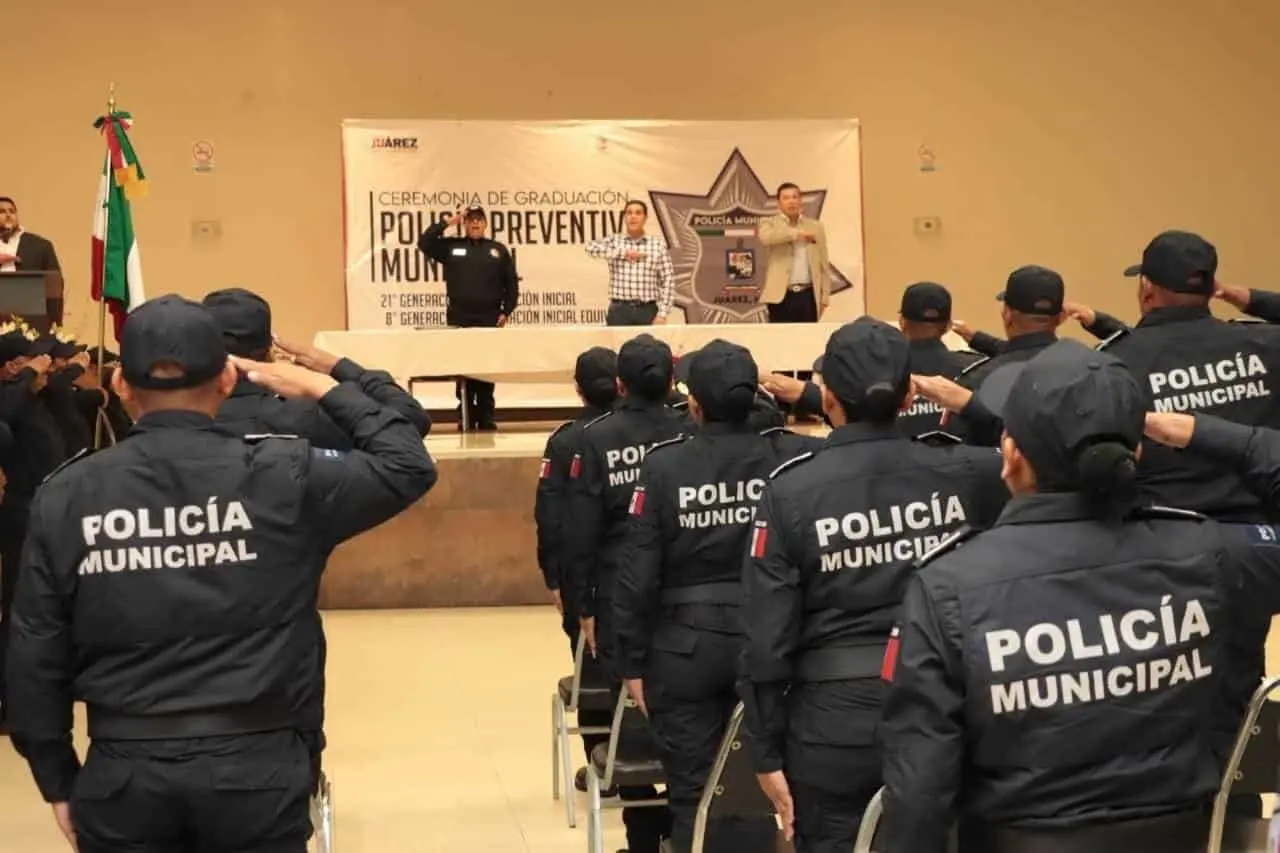 Fortalece Juárez seguridad con nuevos policías