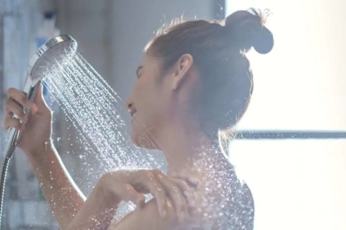 ¿Porqué recomiendan no bañarse cuando hay tormenta eléctrica?