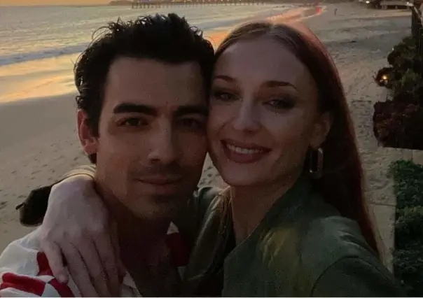 Asiste Sophie Turner a segundo concierto de los Jonas Brothers en Monterrey