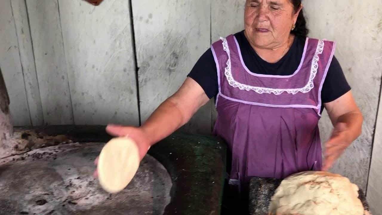 Ella es Doña Ángela, la abuelita que desplazó al chef Gordon Ramsay