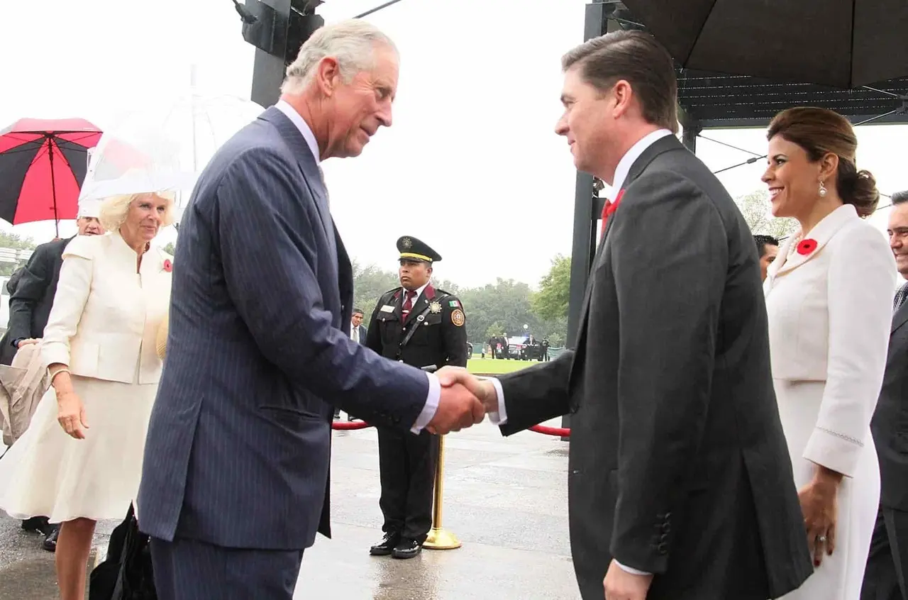 El día en que el príncipe Carlos visitó tierras regias con Camila Parker