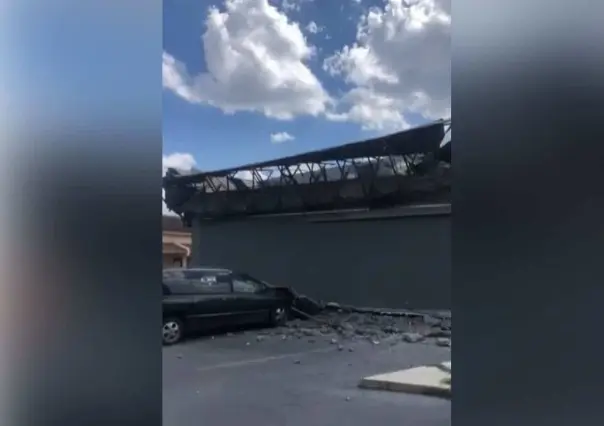 Se desploma techo de tienda de autoservicio en Monterrey