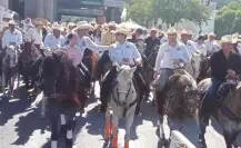 Cabalgata histórica por 426 aniversario de la fundación de Monterrey