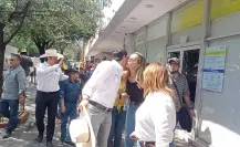 Samuel García y Patricio Lozano roban miradas en cabalgata de Monterrey