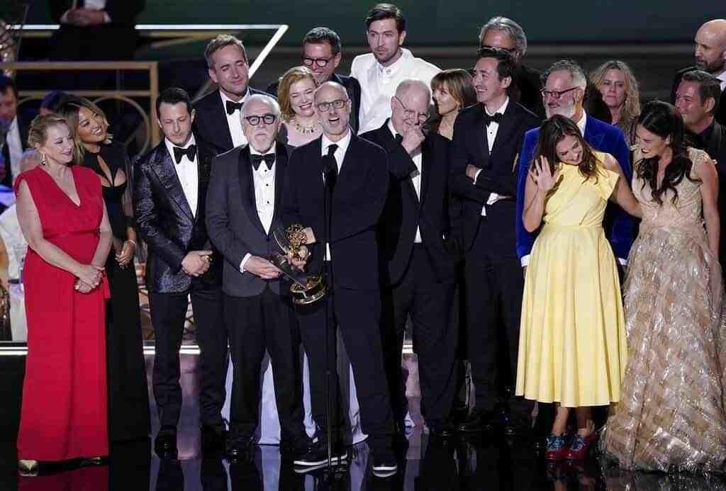 “Succession” y “Ted Lasso” se llevan la noche en los Emmys