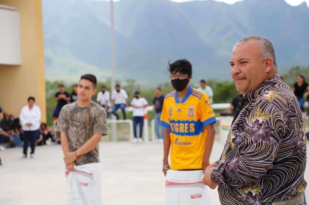 Impulsa Humberto Medina acciones en favor de la juventud de El Carmen