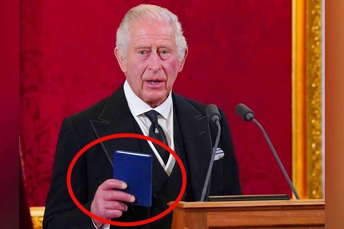 ¿Dedos de salchicha? Manos del rey Carlos III llaman la atención