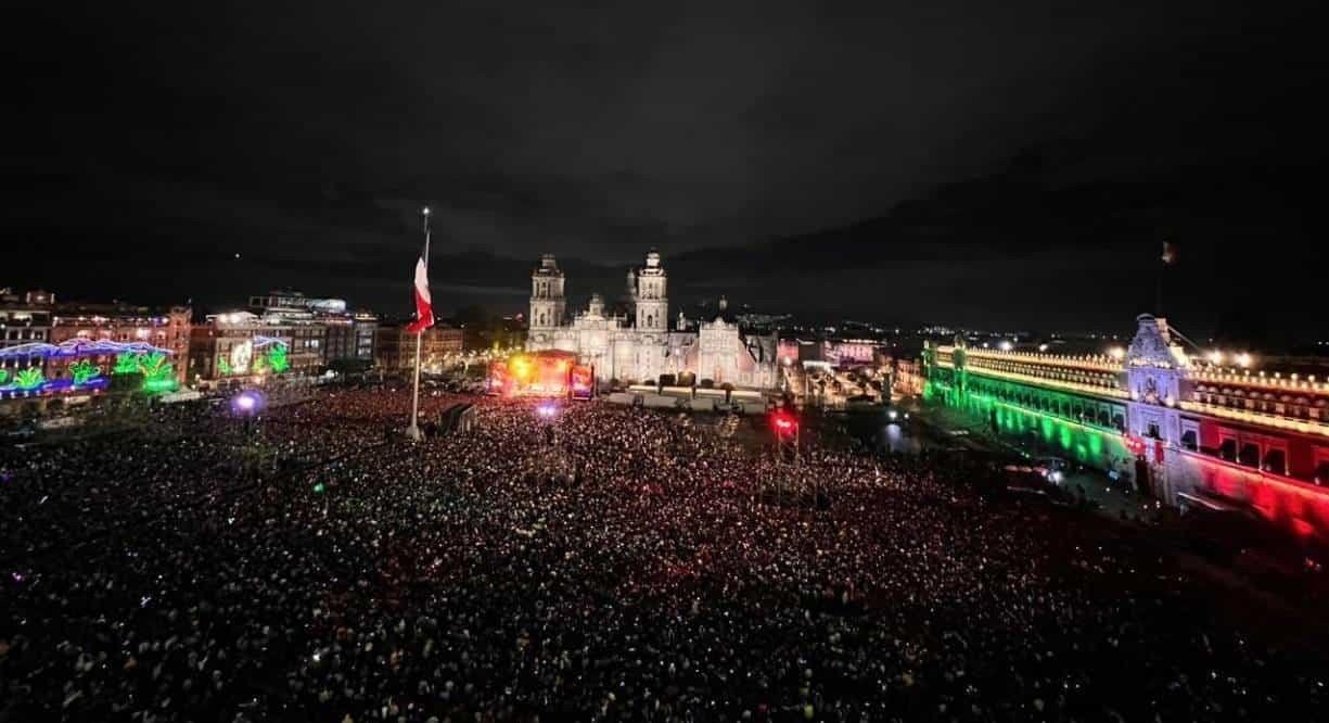 Llenan Zócalo de CDMX por Grito de Independencia