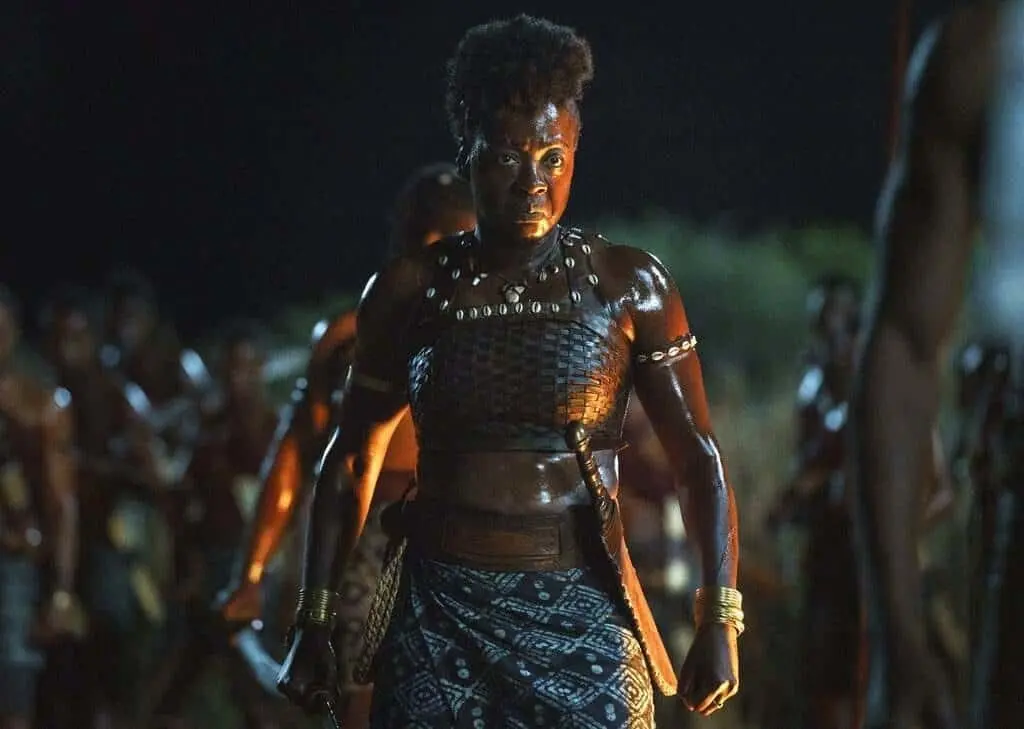 “The Woman King” triunfa en taquilla