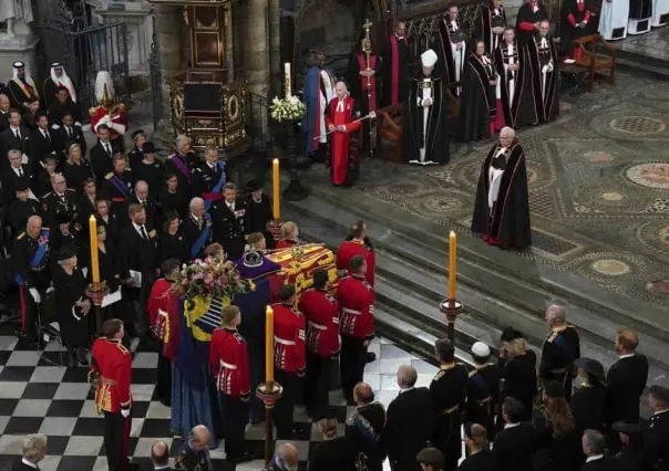 Dan último adiós a la reina Isabel II