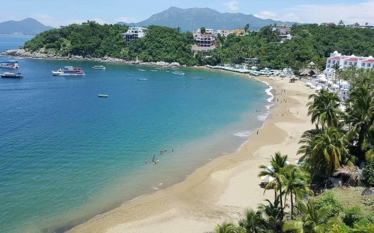 Sismo de 7.7 activa alerta de tsunami en Pacífico mexicano