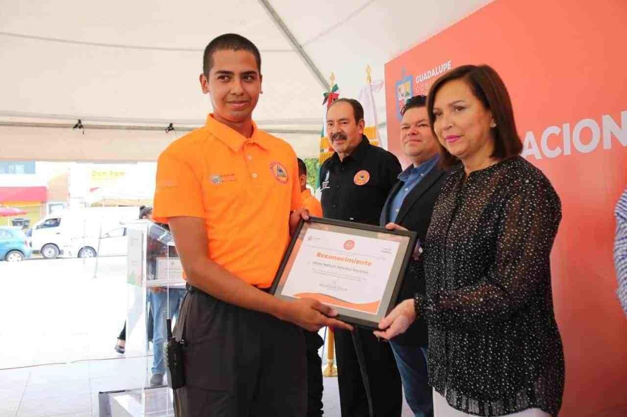 Guadalupe reconoce a elementos de Protección Civil en su día