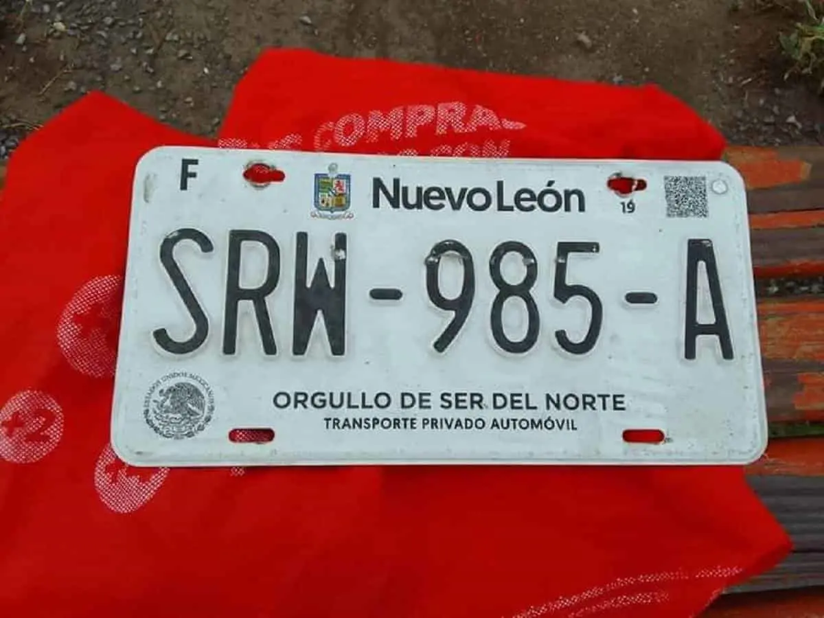 En Nuevo León 8 de cada 10 delitos se cometen en autos con placas vencidas