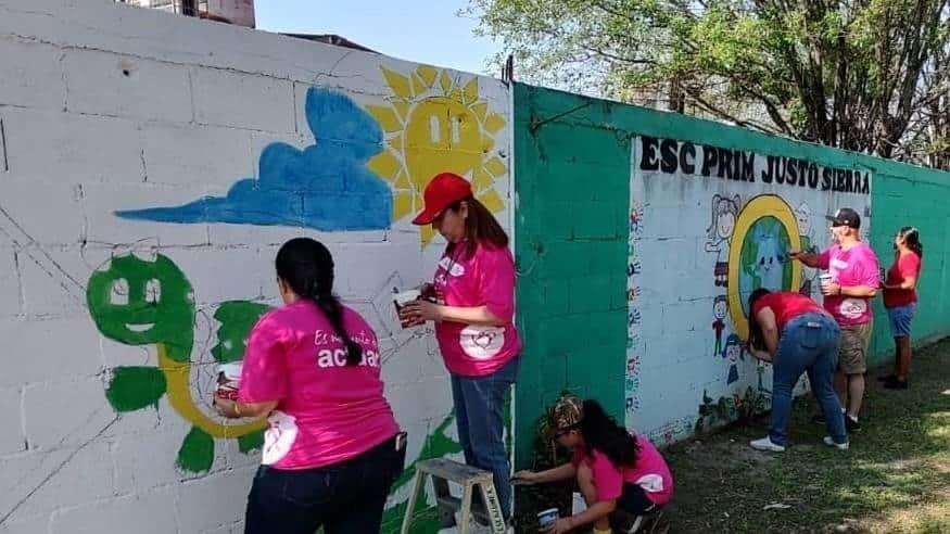 Apadrinan escuelas en Apodaca en colonias del programa PAQTO
