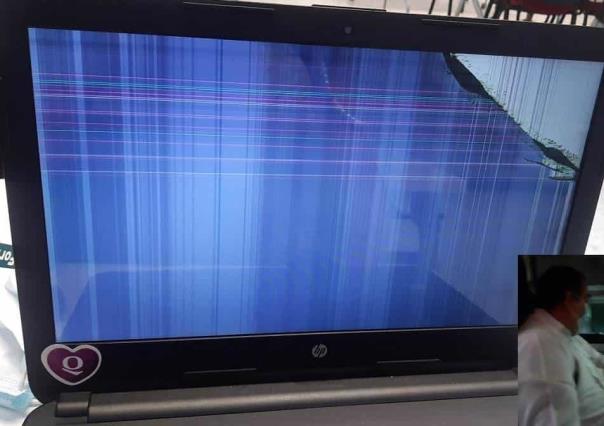 Chofer de Ecovía aplasta laptop a estudiante; le dicen ni modo