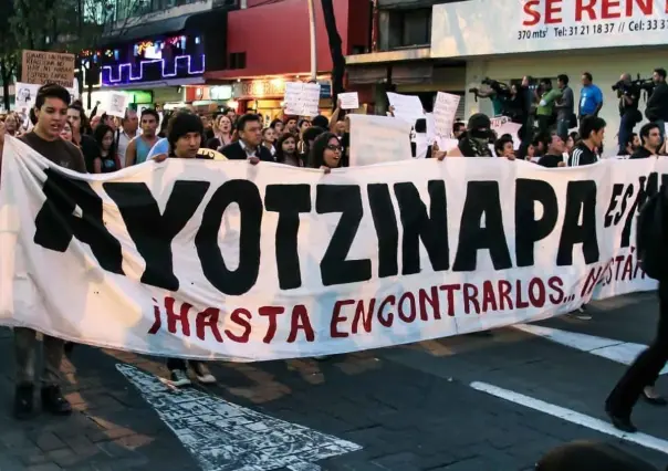 Declara AMLO luto nacional a 8 años del caso Ayotzinapa