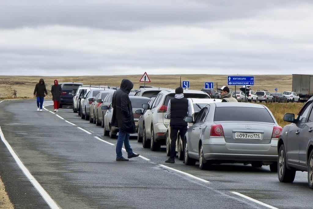Casi 200 mil rusos han huido para evitar reclutamiento