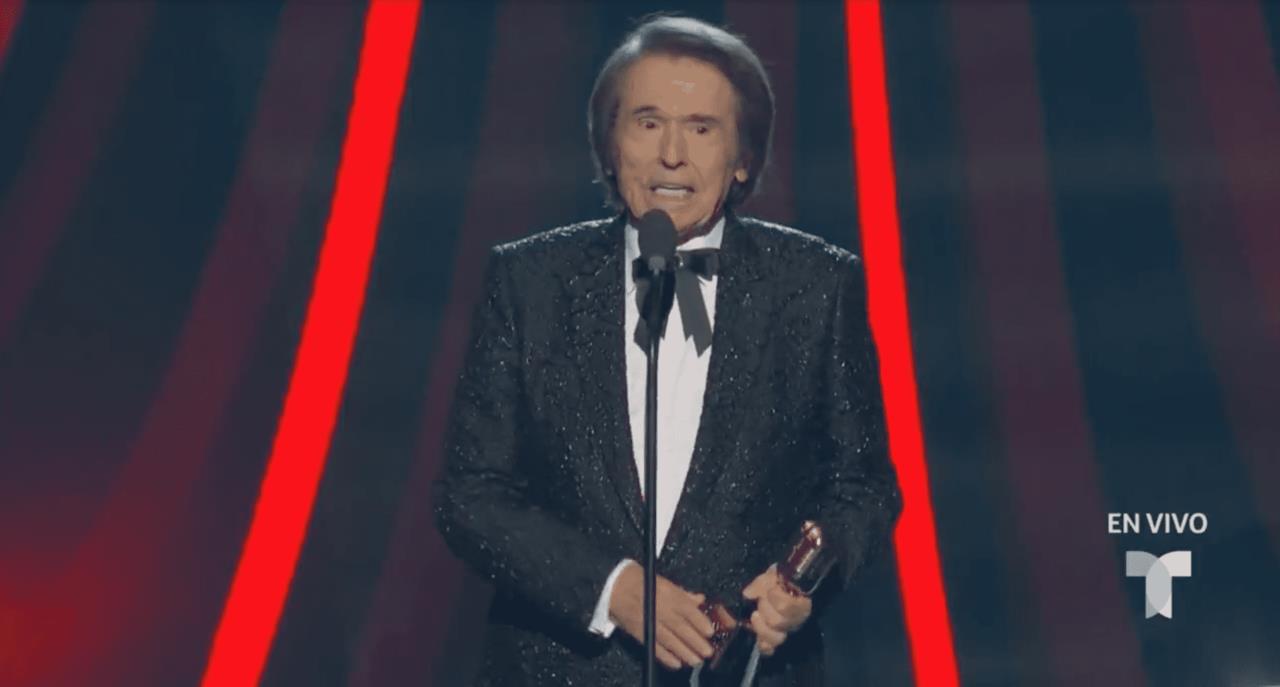 Recibe Raphael Premio a la Trayectoria en los Billboard Latino