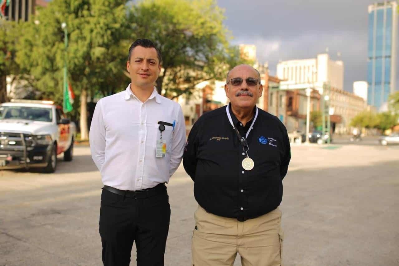 Premian a comandante de Protección Civil de Monterrey con medalla al mérito