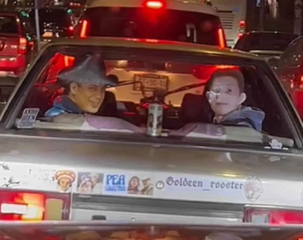 Valentín Elizalde y Octavio Ocaña aparecen en auto; miran a conductores