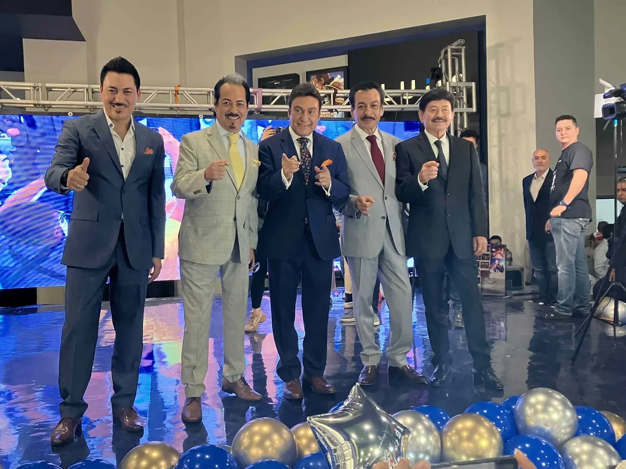 Salen Los Tigres del Norte en defensa de migrantes venezolanos