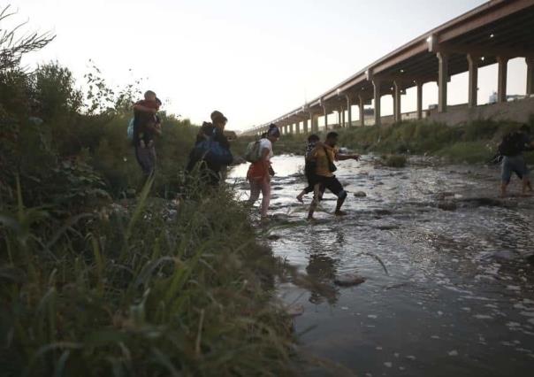 Recurre Biden a normas de Trump en caso de migrantes venezolanos