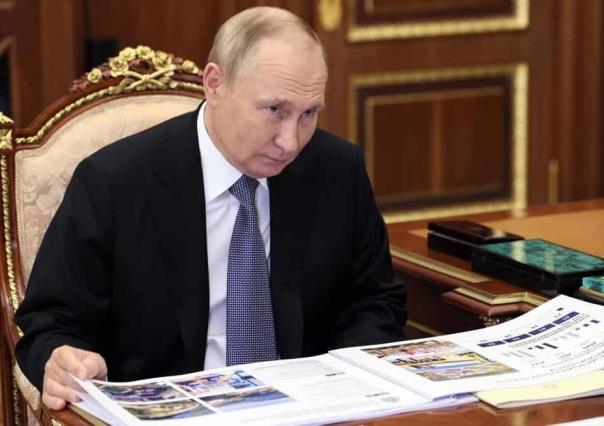 Declara Putin ley marcial en regiones anexionadas de Ucrania
