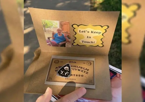 "Sigamos en contacto": Entregan curiosas tarjetas en funeral de abuelita