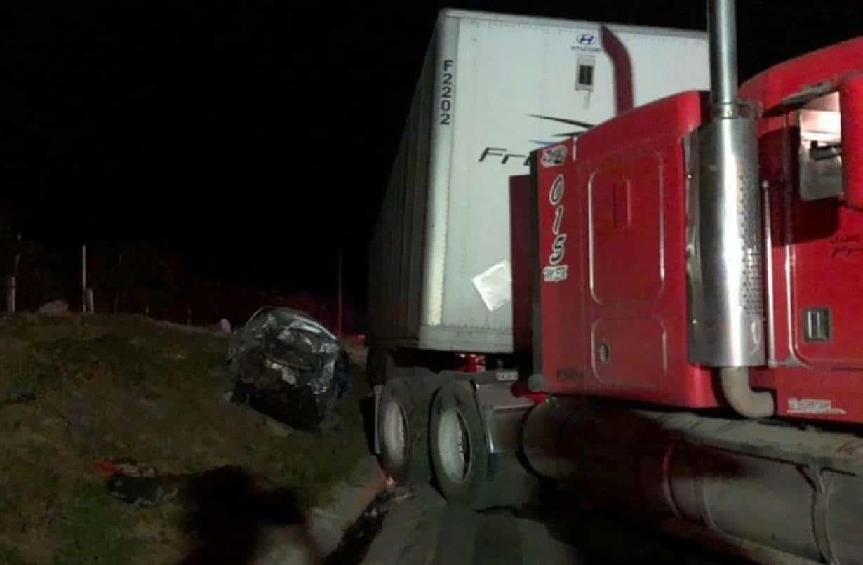 Muere mujer en choque en la carretera a Laredo