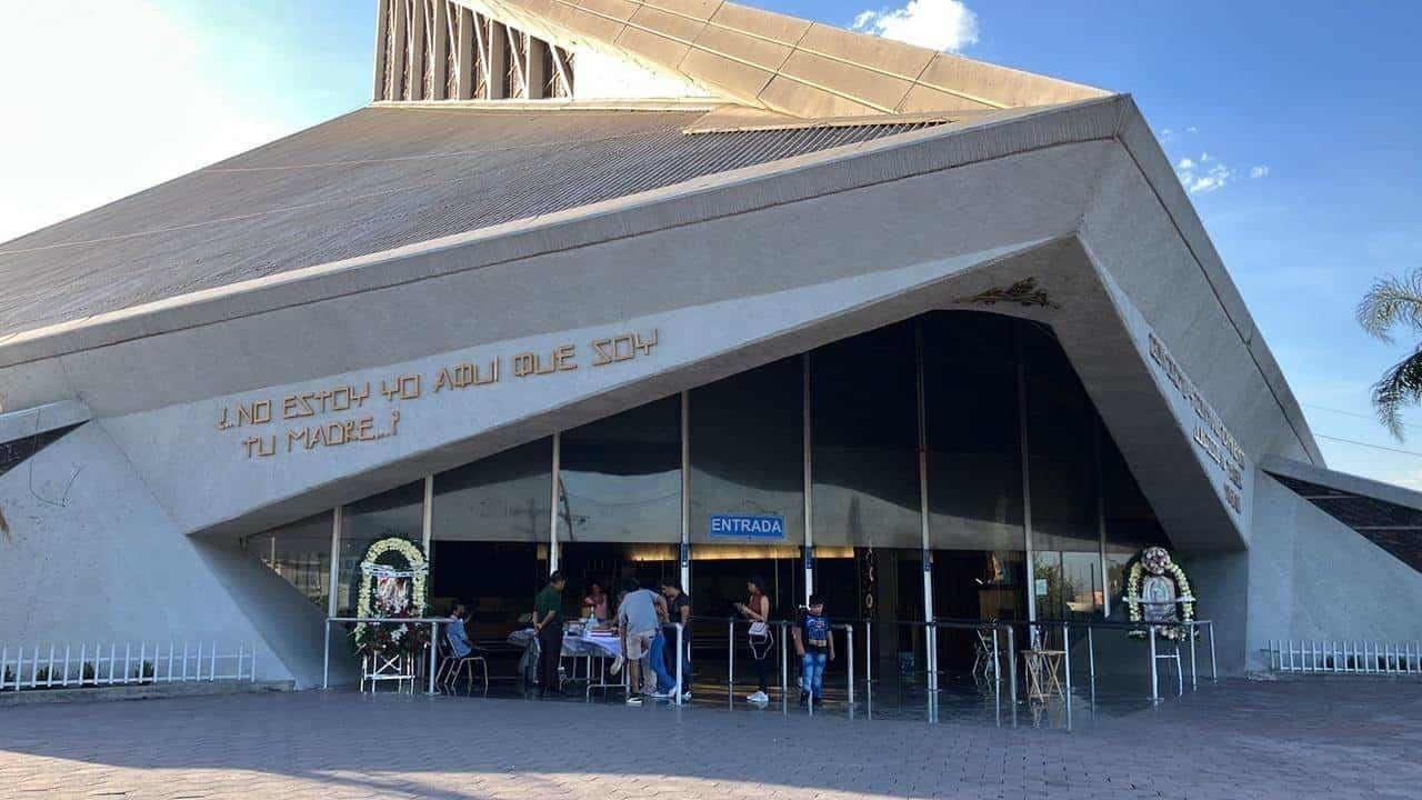 Fieles aumentan ofrendas por peregrinaciones en Basílica de Guadalupe
