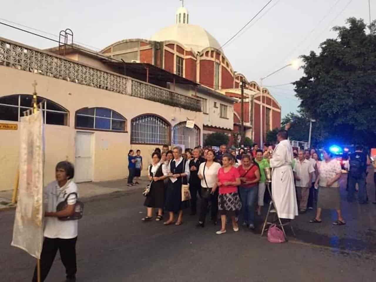 Transeúntes olvidan respetar señalamientos de vialidad
