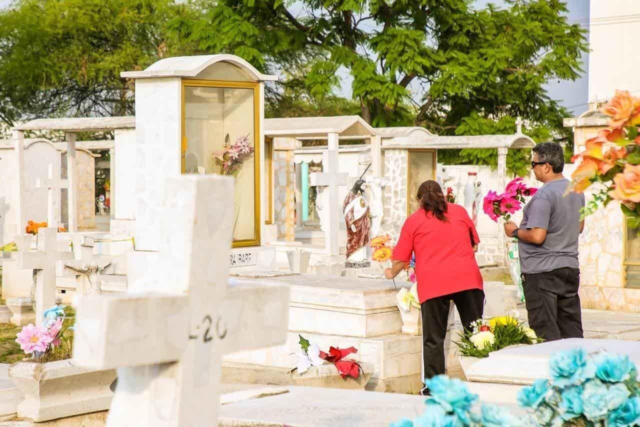 Reciben panteones de Guadalupe a más de 20 mil visitantes
