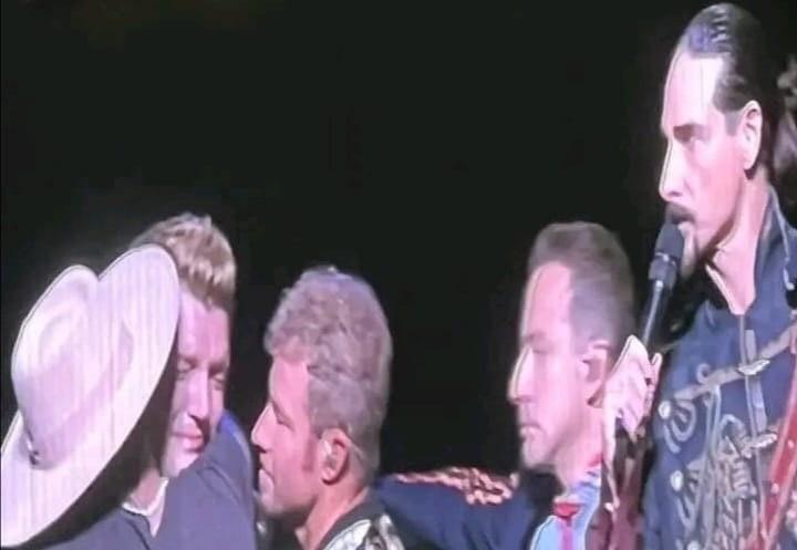 VIDEO: Backstreet Boys homenajea a Aaron Carter en concierto; Nick llora