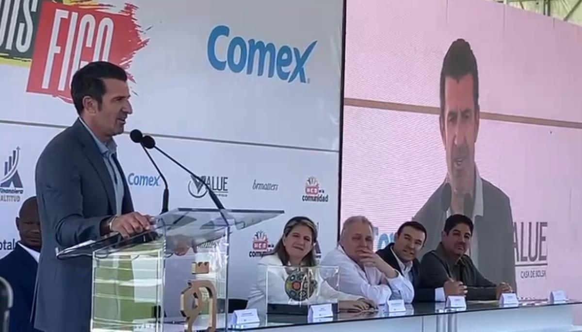 Luis Figo clausura trabajos de la clínica del Real Madrid en Nuevo León