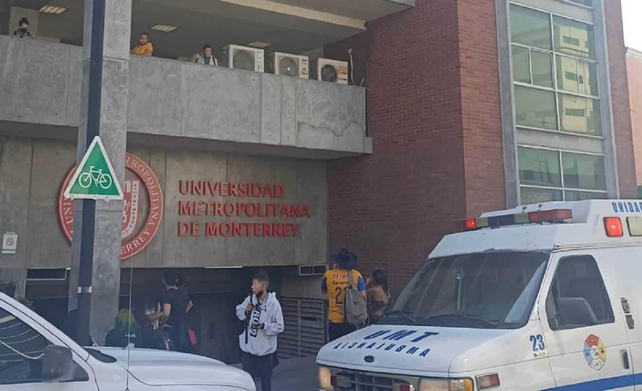Rescatan a estudiante de psicología; quería lanzarse de un cuarto piso