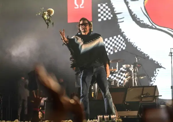 Zoé brinda concierto de Palacio de los Deportes a las 2 fans fallecidas