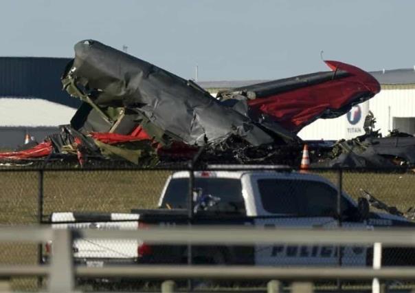 VIDEO: Chocan 2 aviones militares históricos en Texas; hay 6 muertos